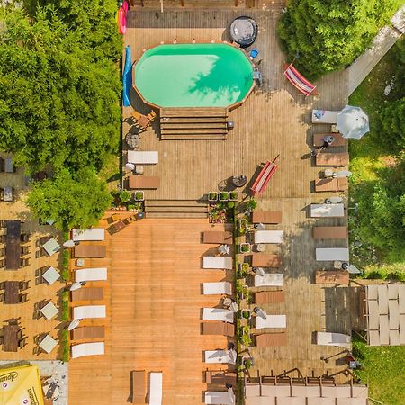 בורובץ Villas Mura With Spa & Hot Swimming Pool מראה חיצוני תמונה