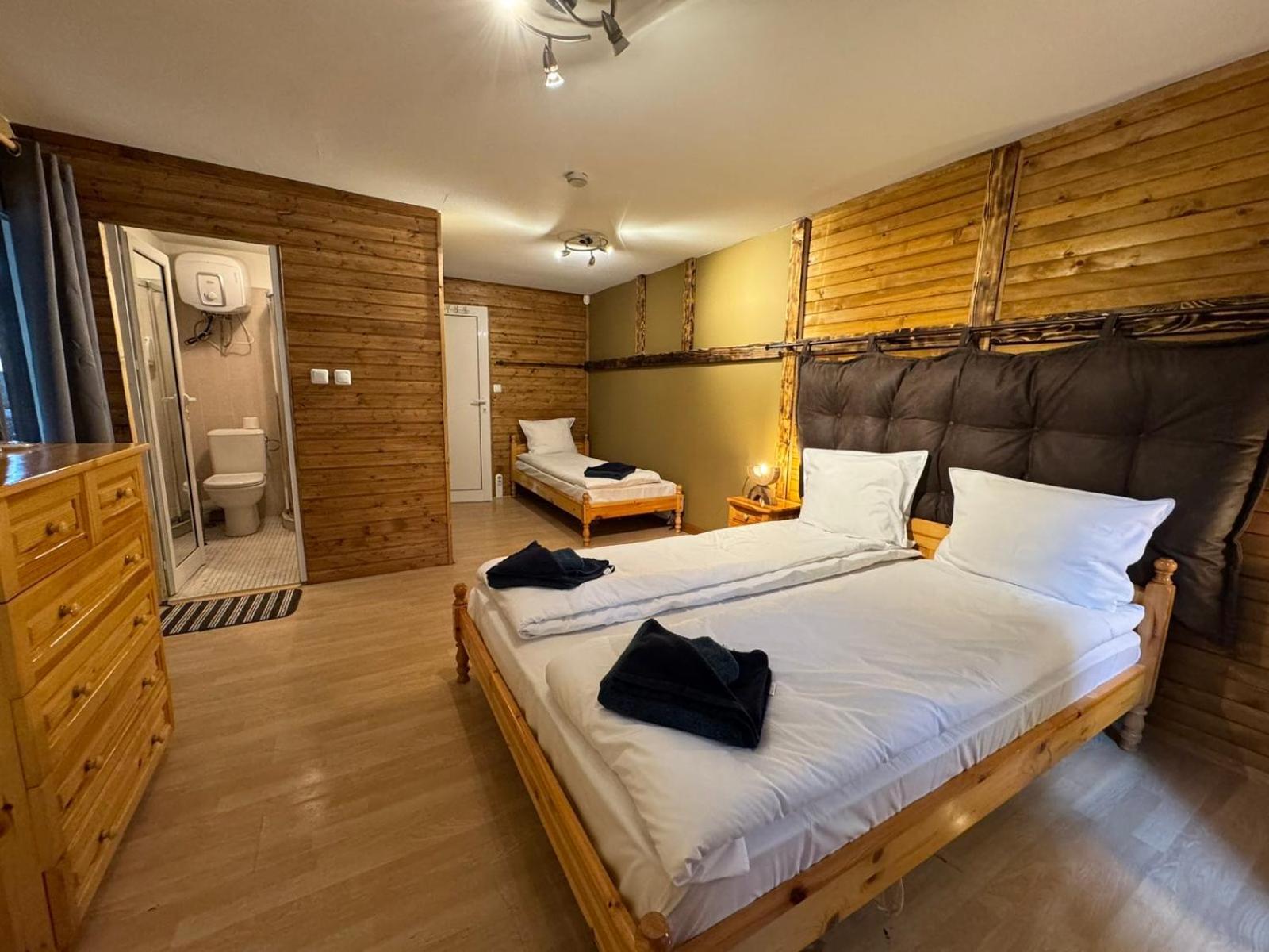 בורובץ Villas Mura With Spa & Hot Swimming Pool מראה חיצוני תמונה