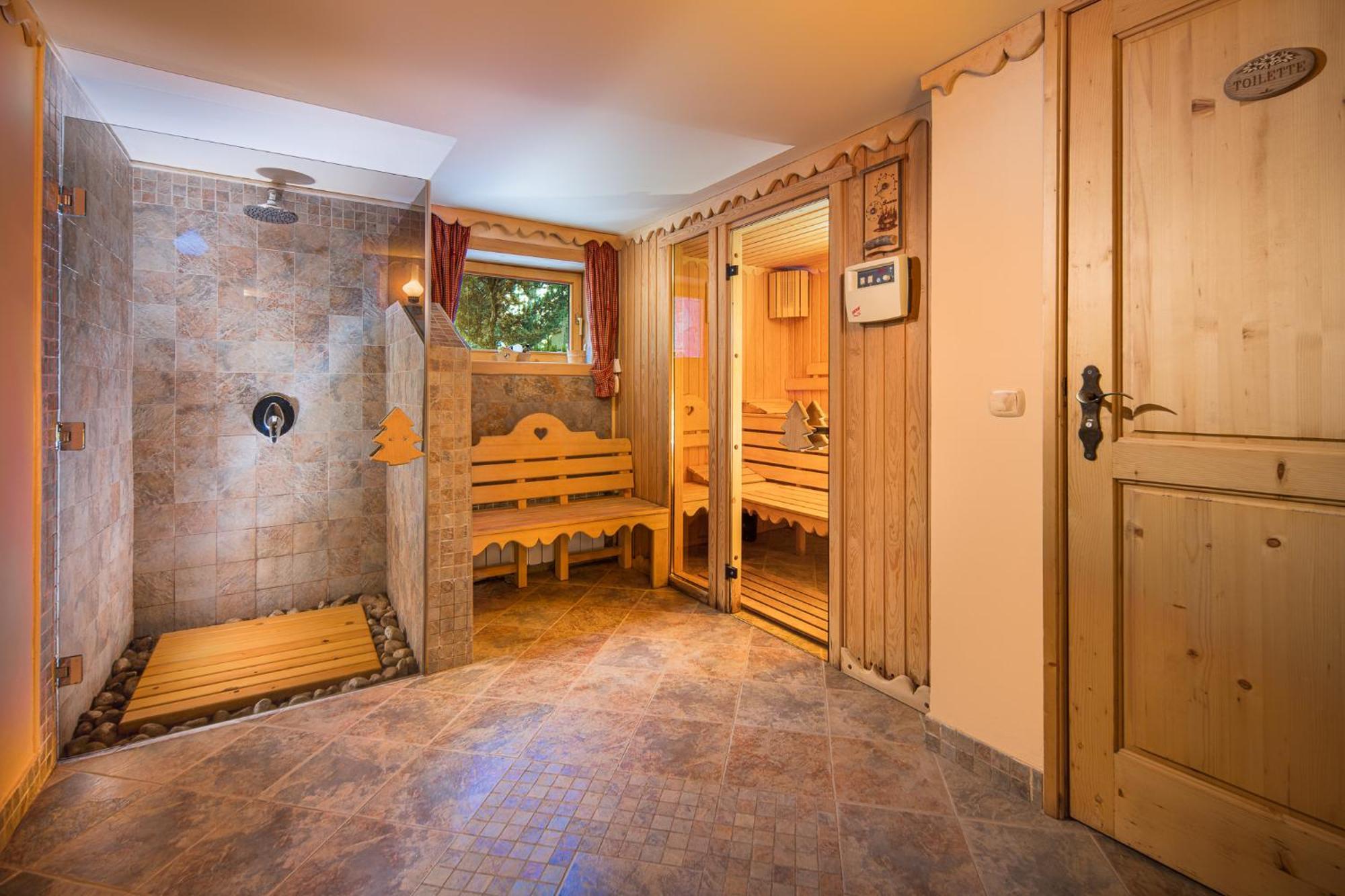 בורובץ Villas Mura With Spa & Hot Swimming Pool מראה חיצוני תמונה