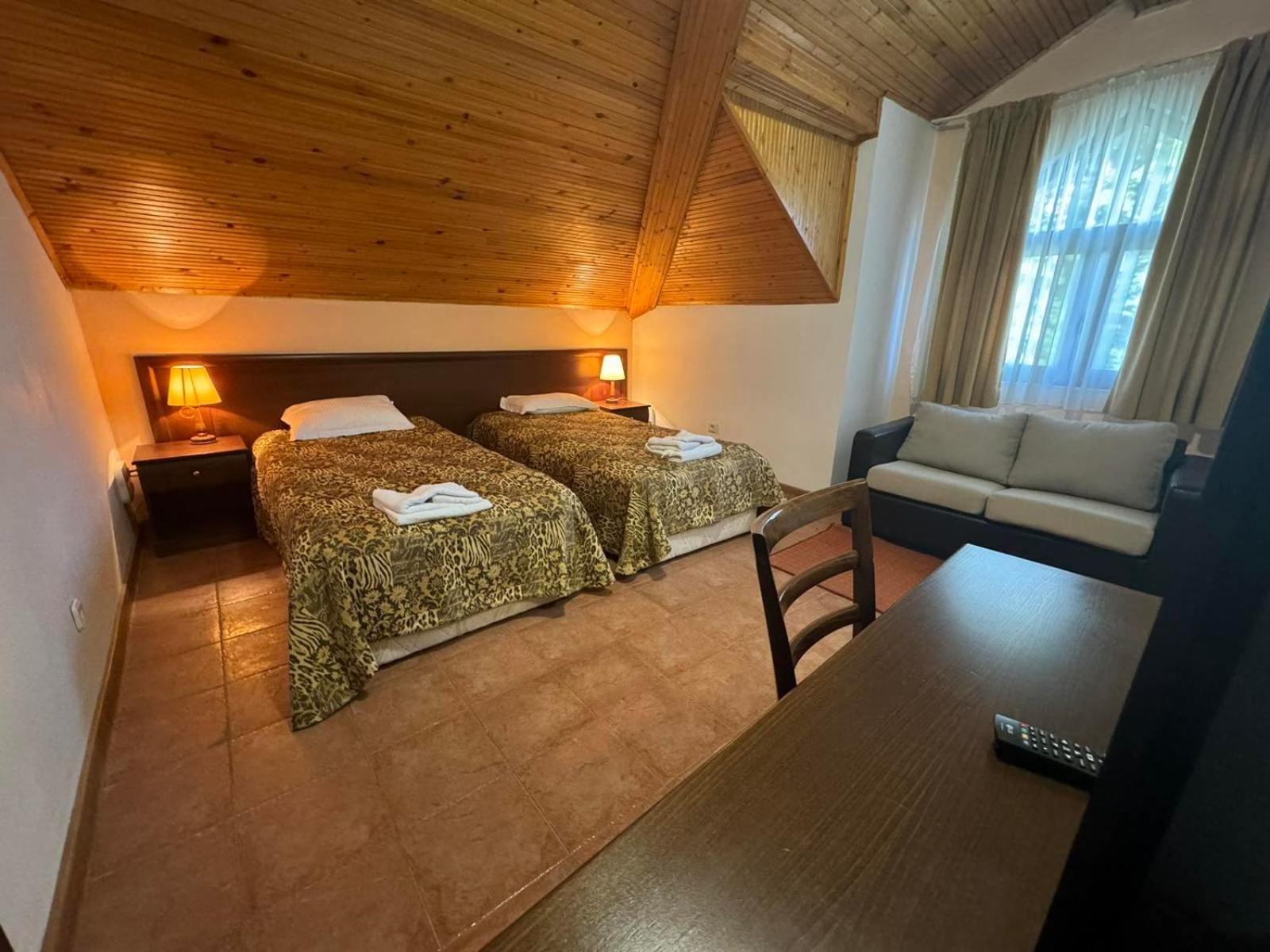 בורובץ Villas Mura With Spa & Hot Swimming Pool מראה חיצוני תמונה