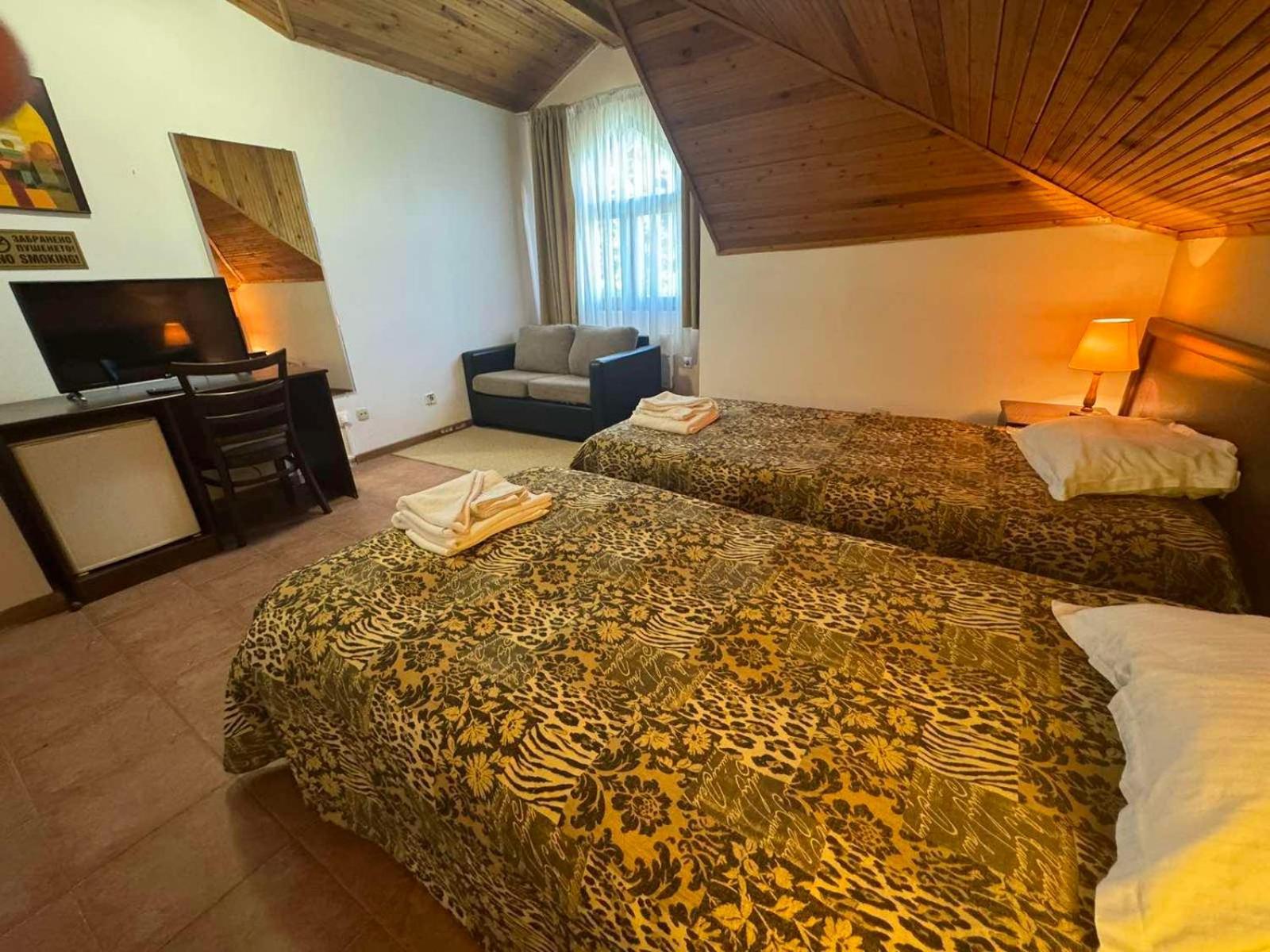 בורובץ Villas Mura With Spa & Hot Swimming Pool מראה חיצוני תמונה